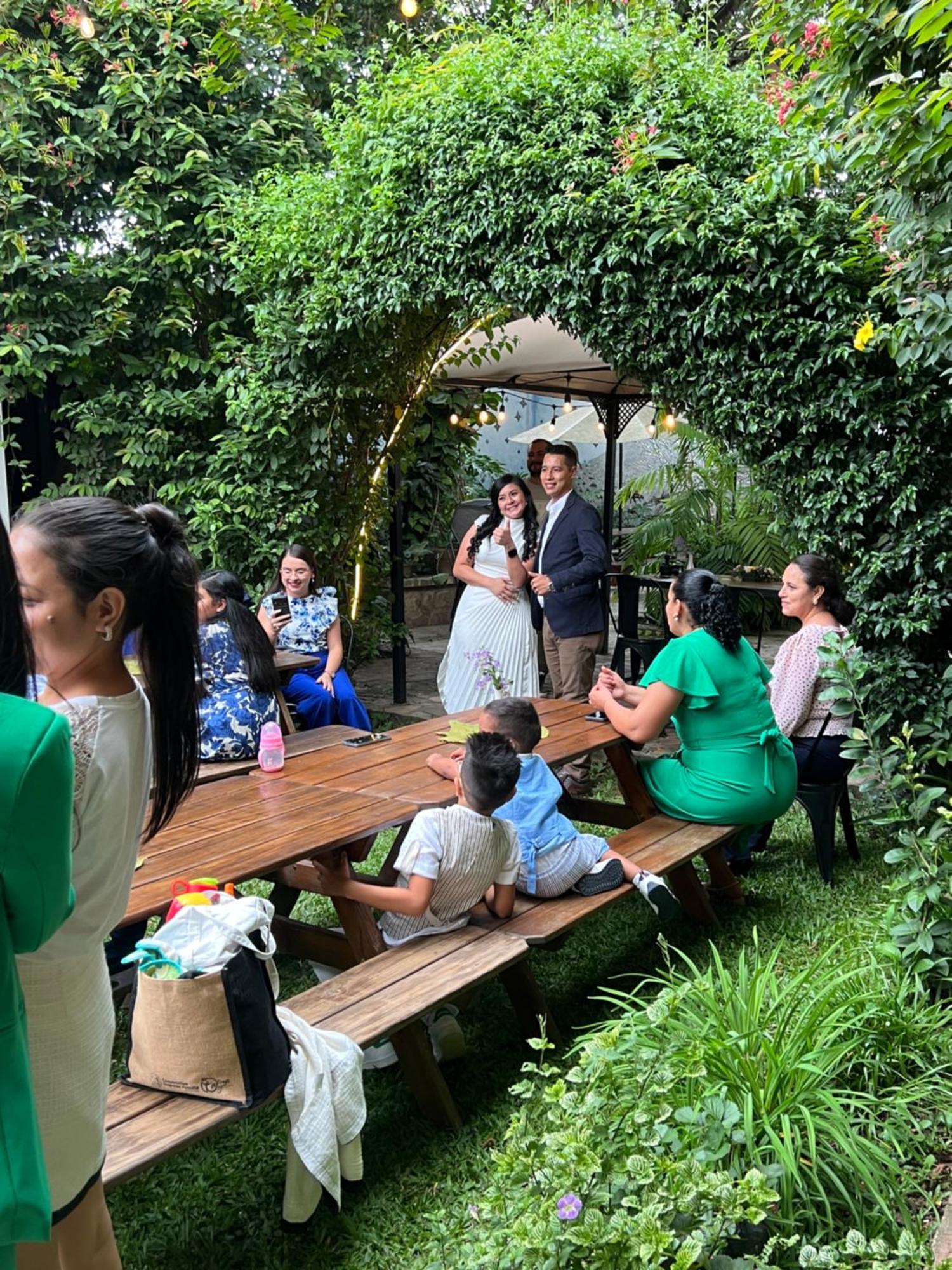 Jardin Cafe Hotel & Restaurant 格拉西亚斯 外观 照片