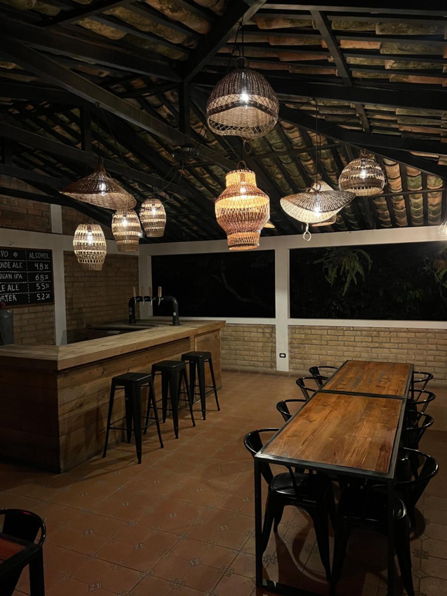 Jardin Cafe Hotel & Restaurant 格拉西亚斯 外观 照片