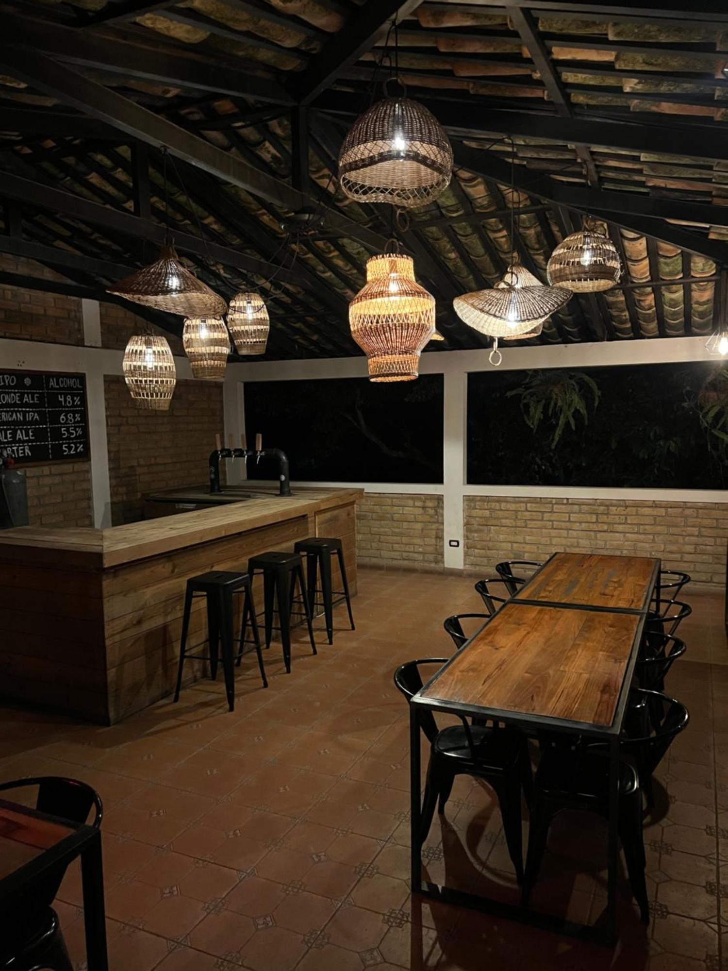 Jardin Cafe Hotel & Restaurant 格拉西亚斯 外观 照片